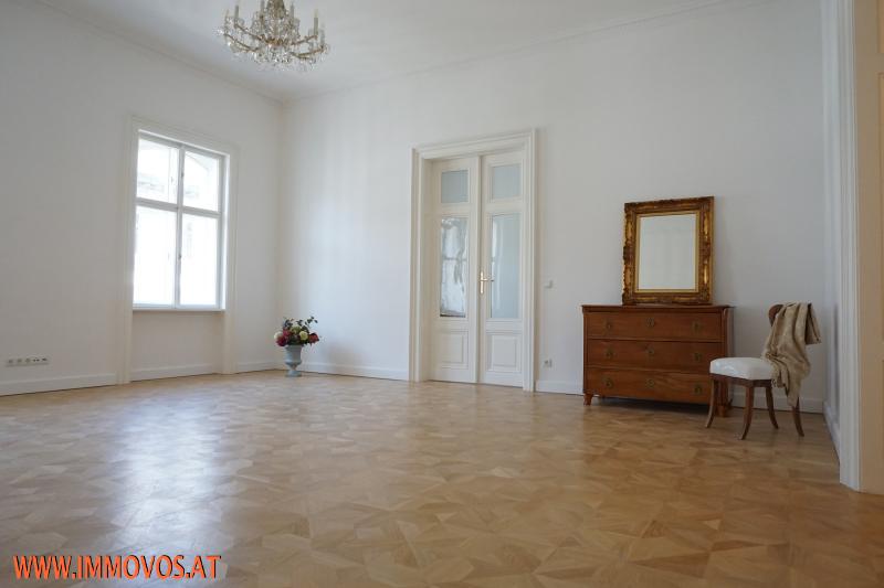 bright and sunny living room