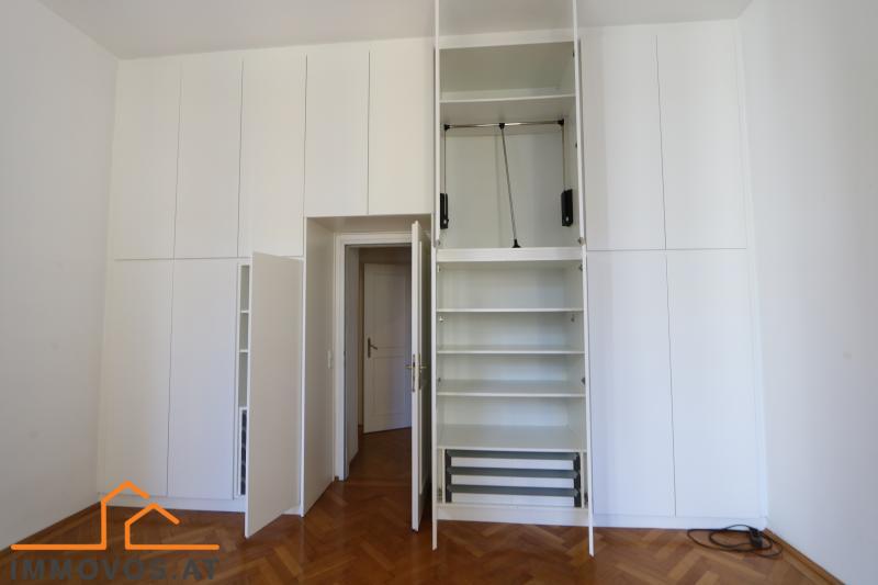 Einbauschrank mit Innenleben